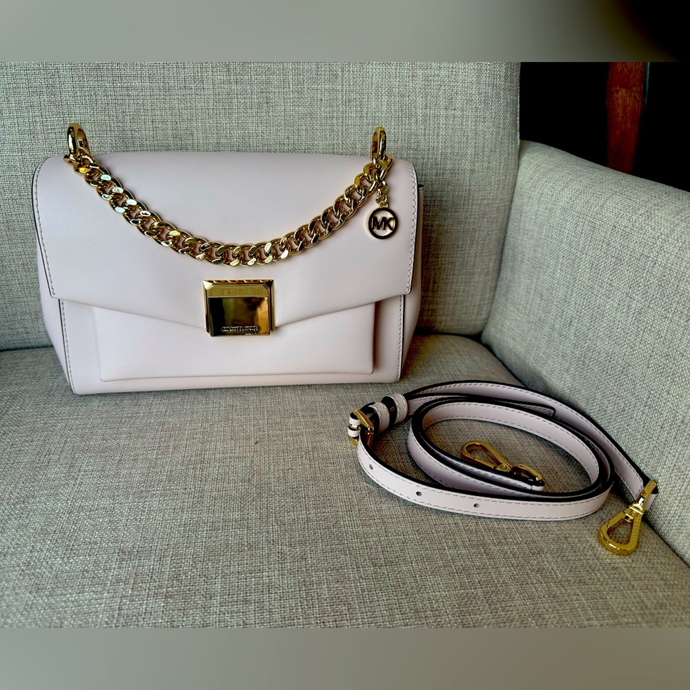 LIKE NEW! Michael Kors Lita - light pink crossbody